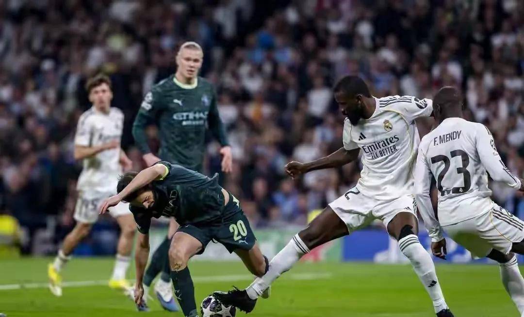 第一联赛？球迷：有数量没质量，欧冠淘汰赛还是皇萨仁的天下